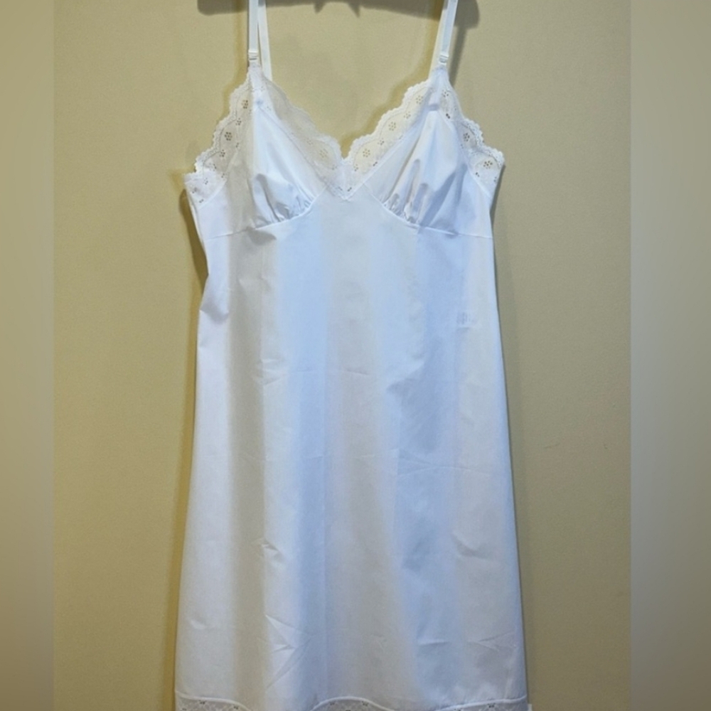 NWOT VTG 2000s Dixie Belle White Eyelet Lace Slip Dress Chemise Nightgown 42